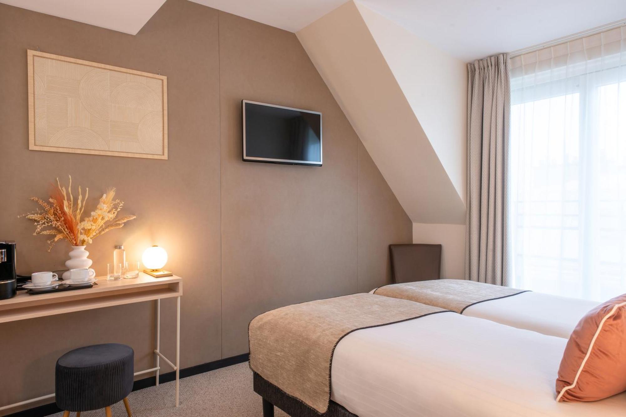 Helussi Hotel Paris Exteriör bild
